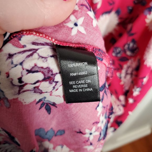 Beautiful! Torrid floral dress🌸. Size 2x - Picture 6 of 12